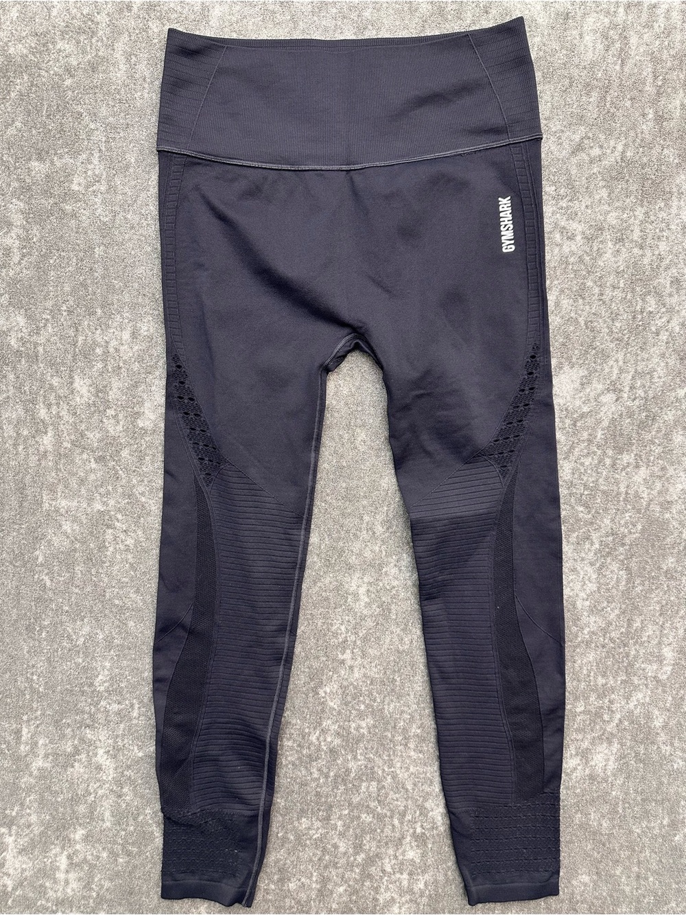Gymshark Black Seamless Leggings and Cropped Tank Set - Picture 4 of 13